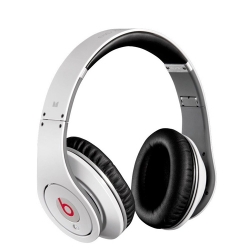 Genuine Monster Beats by Dr Dre Studio High Definition Powered Isolation Headphones White (Retail) Genuine Monster Beats by Dr Dre Studio High Definition Powered Isolation Headphones White (Retail)